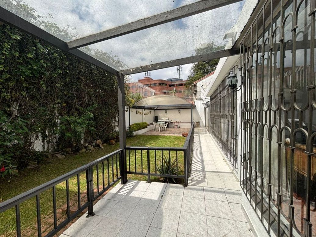 Casa de 3 alcobas en venta en Santa Barbara Alta, Bogotá, 394 m² · foto 4 de 20