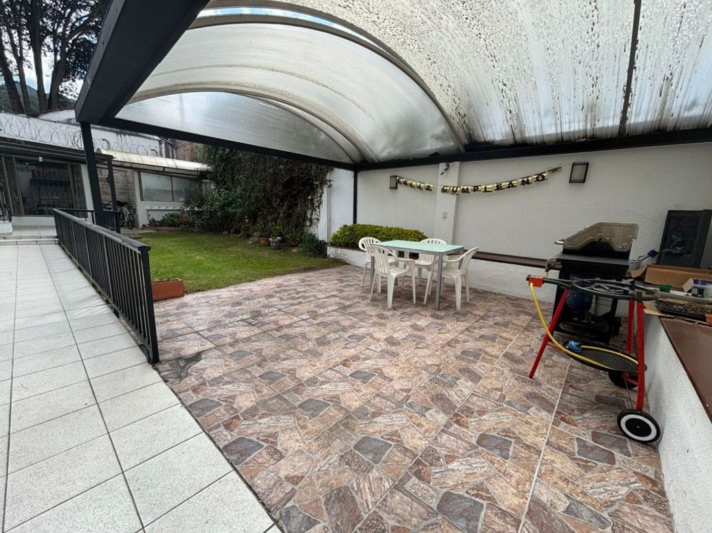 Casa de 3 alcobas en venta en Santa Barbara Alta, Bogotá, 394 m² · foto 6 de 20