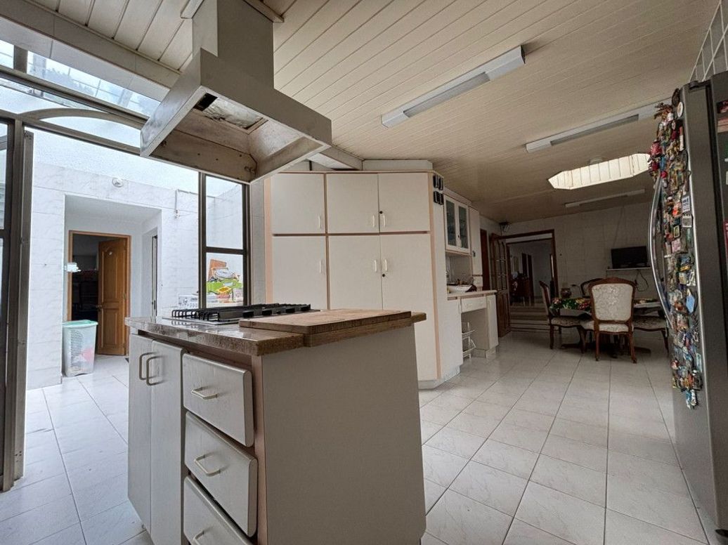 Casa de 3 alcobas en venta en Santa Barbara Alta, Bogotá, 394 m² · foto 13 de 20