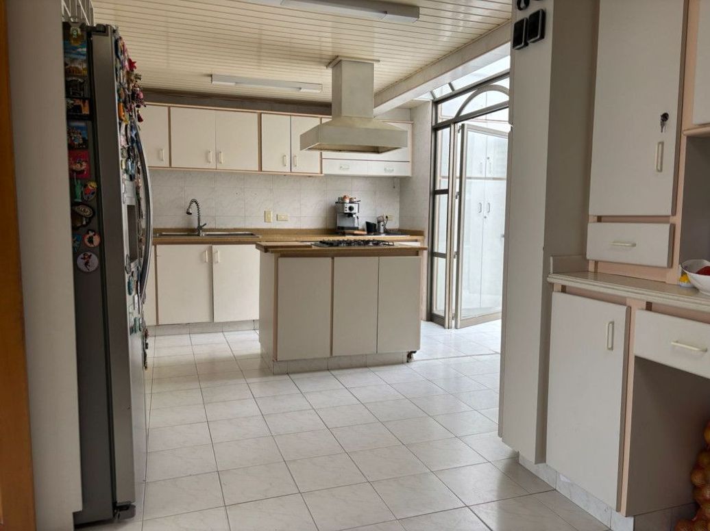 Casa de 3 alcobas en venta en Santa Barbara Alta, Bogotá, 394 m² · foto 14 de 20