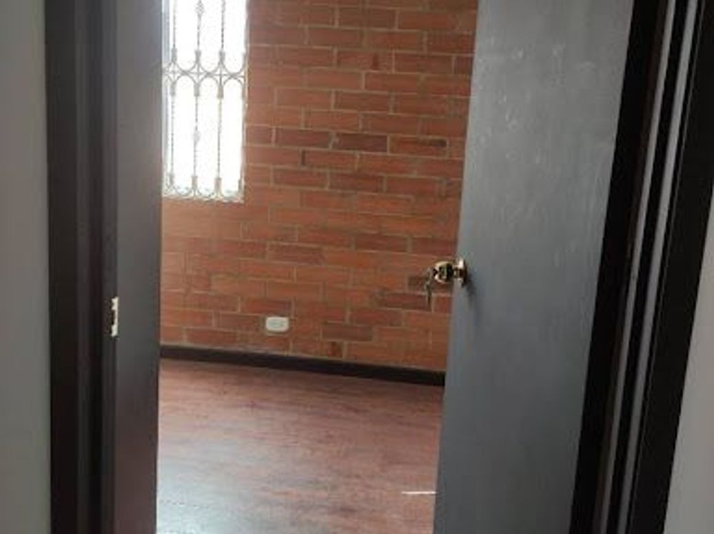 Casa de 4 alcobas en venta en Fontibón, Bogotá, 71 m² · foto 7 de 14