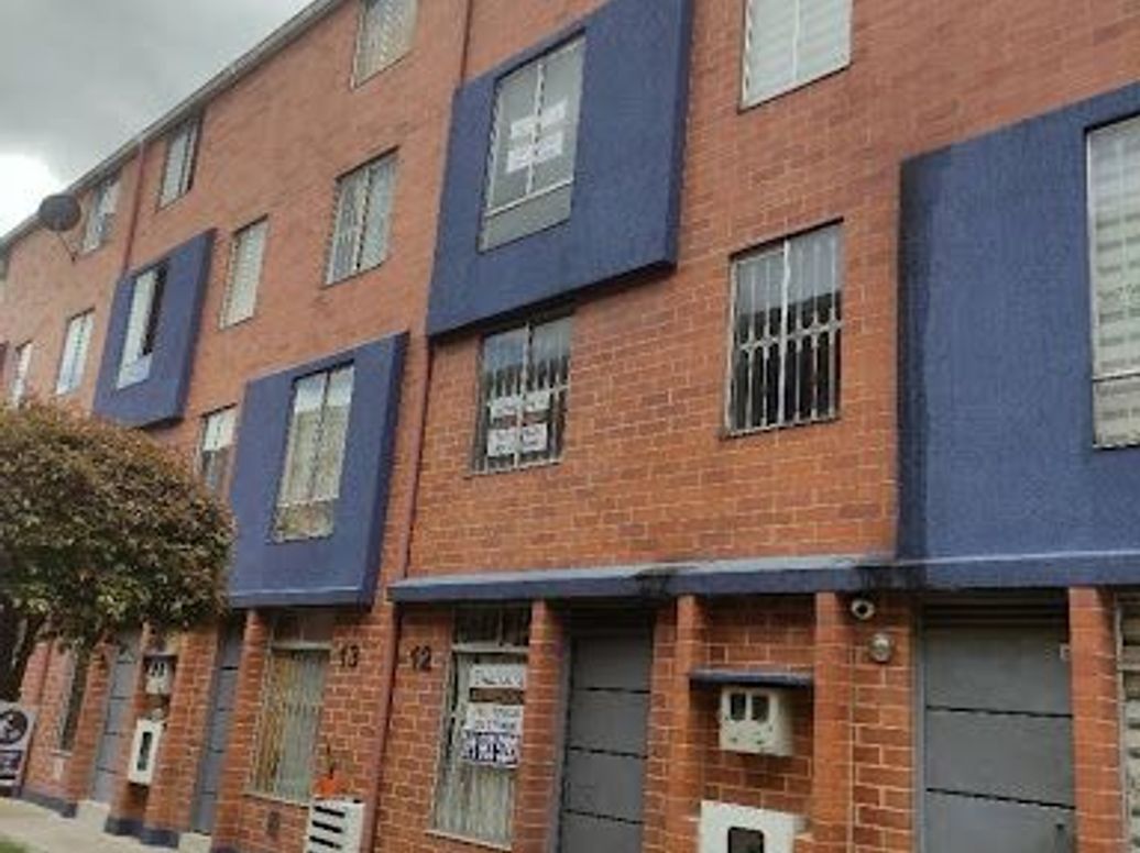 Casa de 4 alcobas en venta en Fontibón, Bogotá, 71 m² · foto 2 de 14
