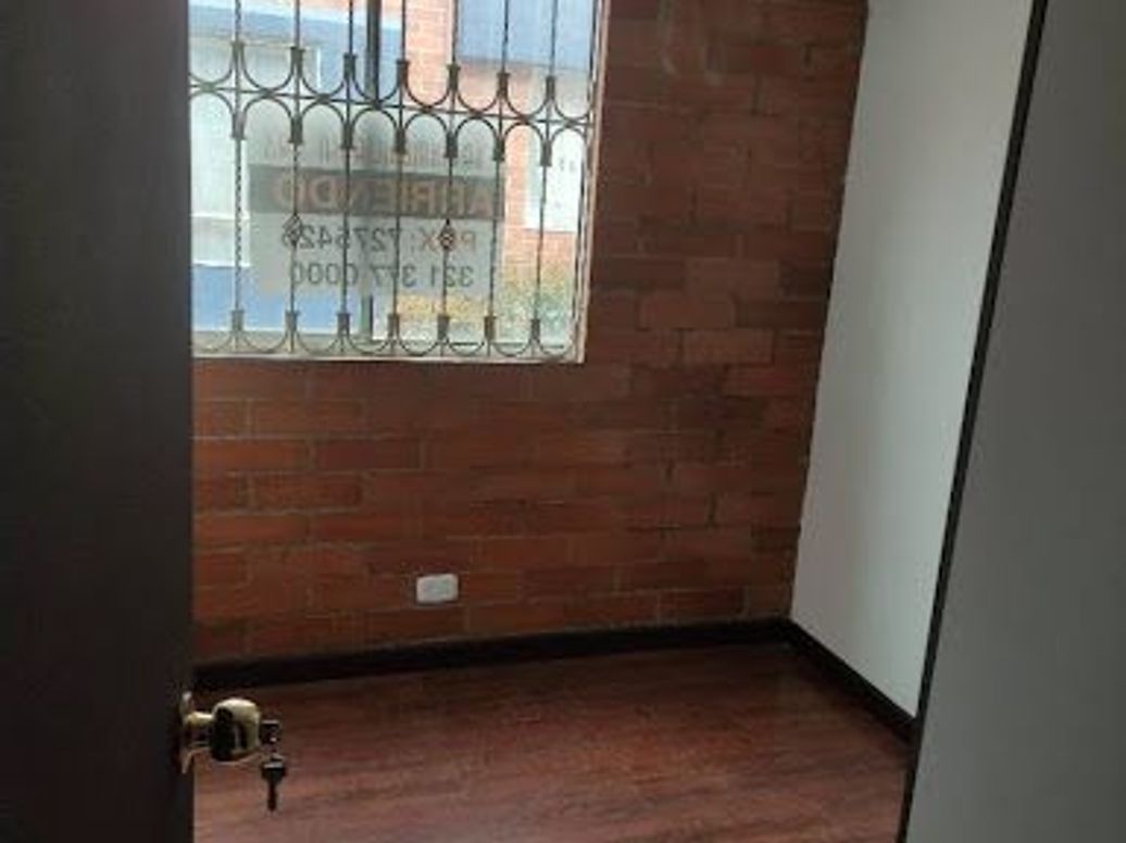 Casa de 4 alcobas en venta en Fontibón, Bogotá, 71 m² · foto 8 de 14