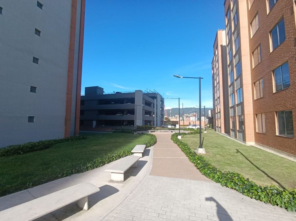 Apartamento de 1 alcoba en venta en Prado Veraniego, Bogotá, 33 m² · foto 17 de 20