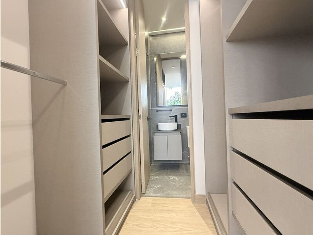 Apartamento de 1 alcoba en venta en Chicó Norte, Bogotá, 71 m² · foto 4 de 11