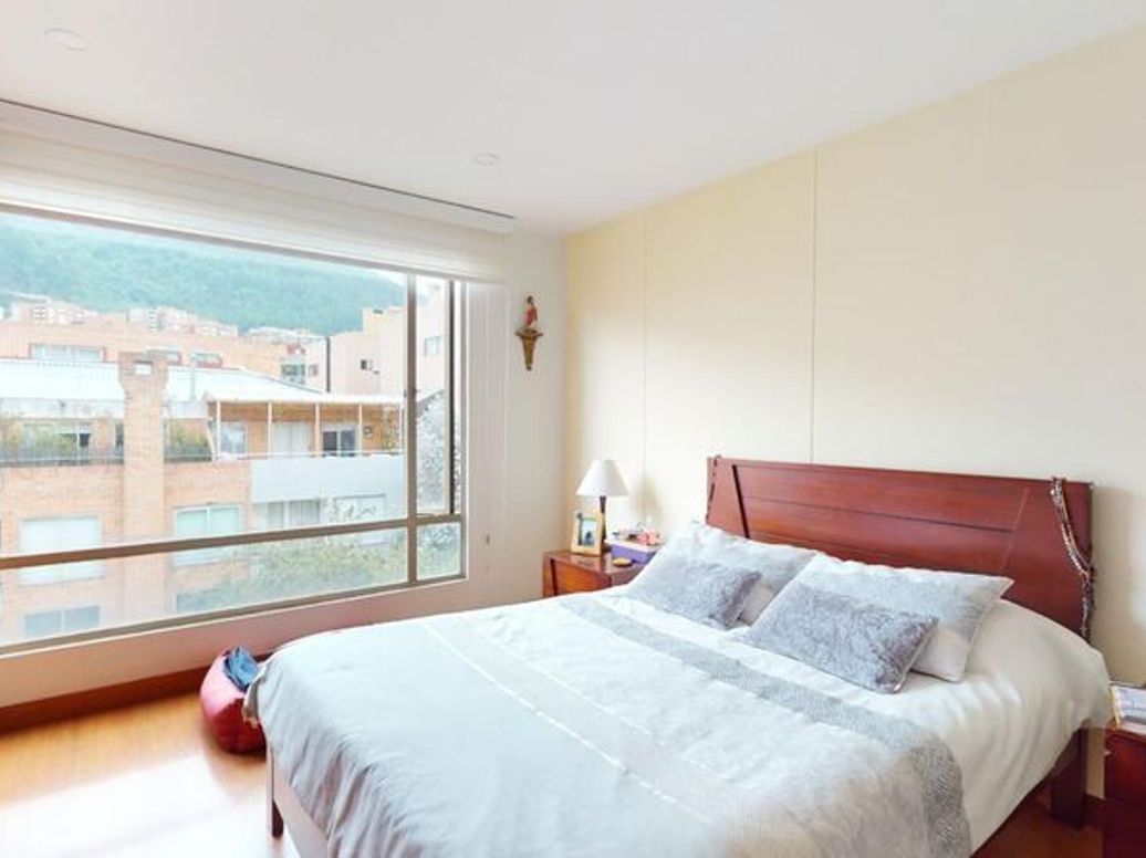 Apartamento de 3 alcobas en venta en Bella Suiza, Bogotá, 132 m² · foto 5 de 13
