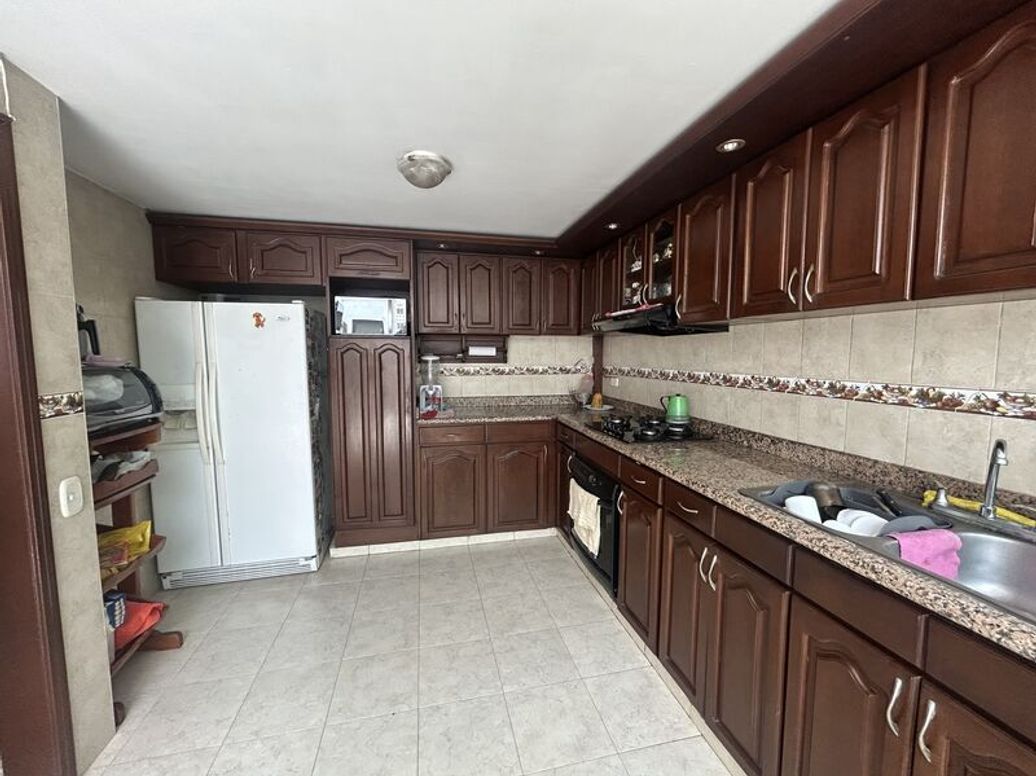 Casa de 4 alcobas en venta en Julio Flórez, Bogotá, 170 m² · foto 6 de 17