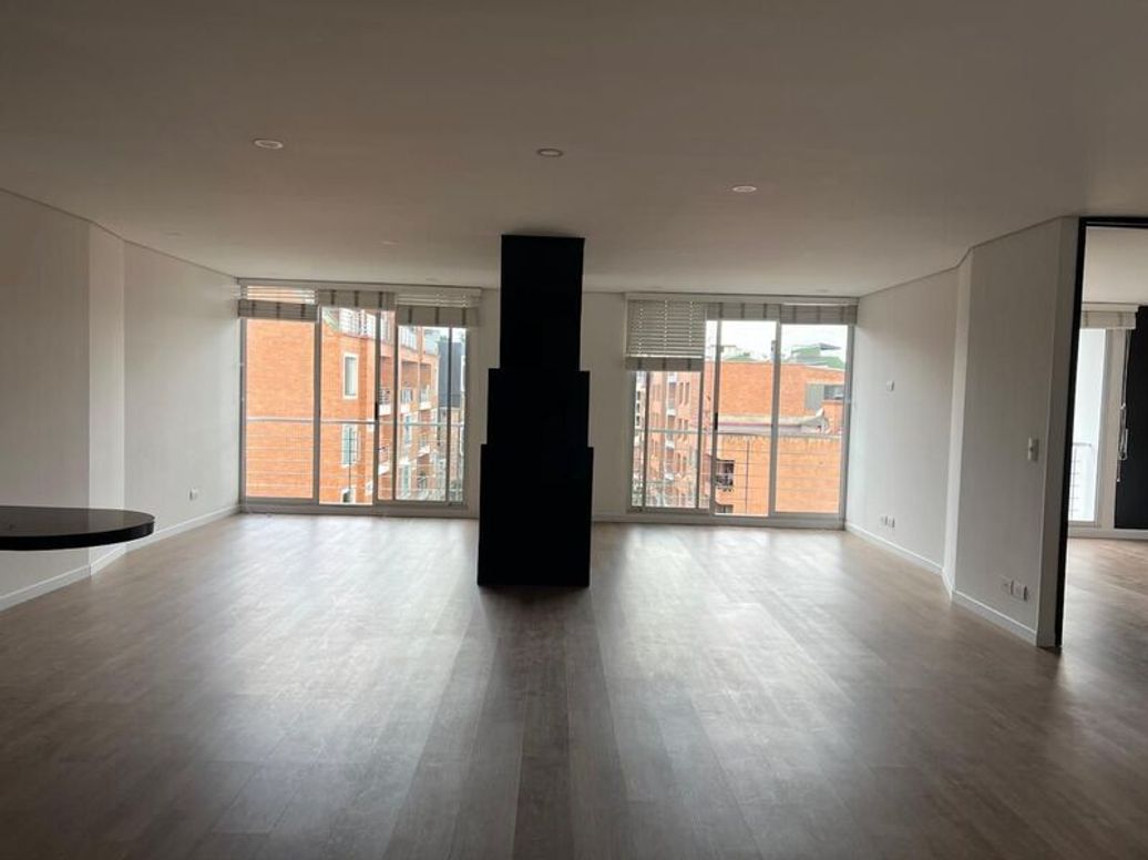 Apartamento de 2 alcobas en venta en Cedritos, Bogotá, 130 m² · foto 4 de 20