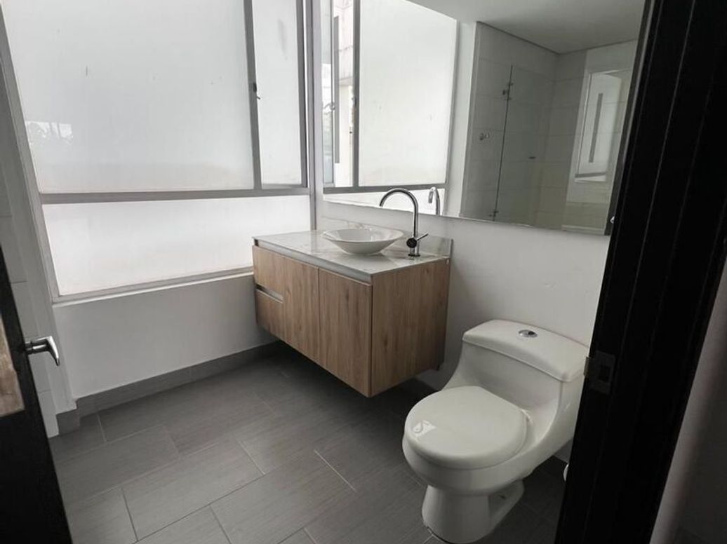 Apartamento de 2 alcobas en venta en Cedritos, Bogotá, 130 m² · foto 7 de 20