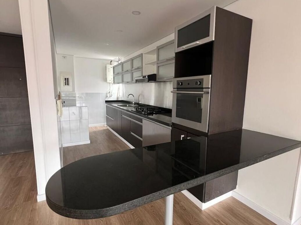 Apartamento de 2 alcobas en venta en Cedritos, Bogotá, 130 m² · foto 5 de 20