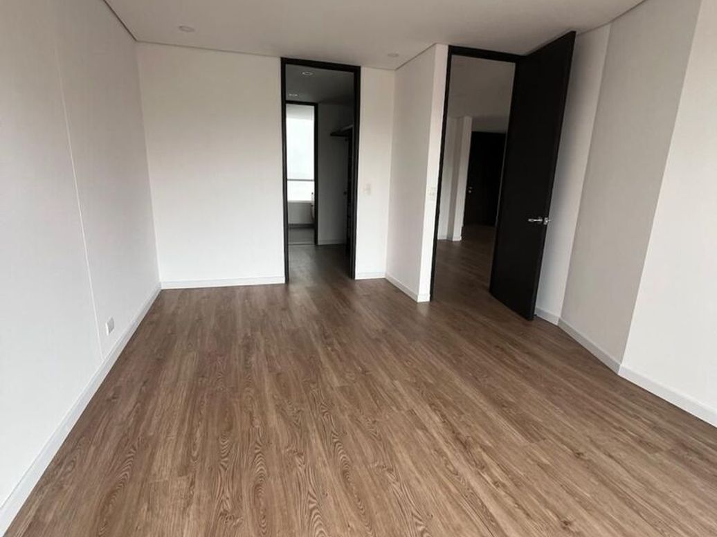 Apartamento de 2 alcobas en venta en Cedritos, Bogotá, 130 m² · foto 9 de 20