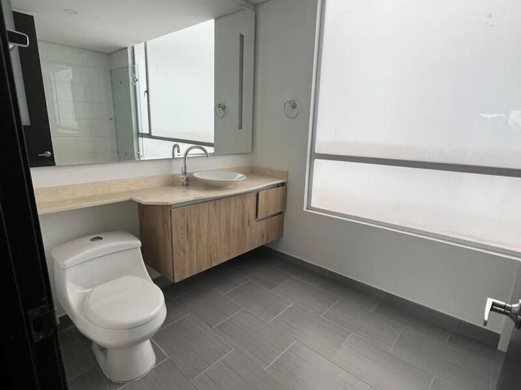 Apartamento de 2 alcobas en venta en Cedritos, Bogotá, 130 m² · foto 16 de 20