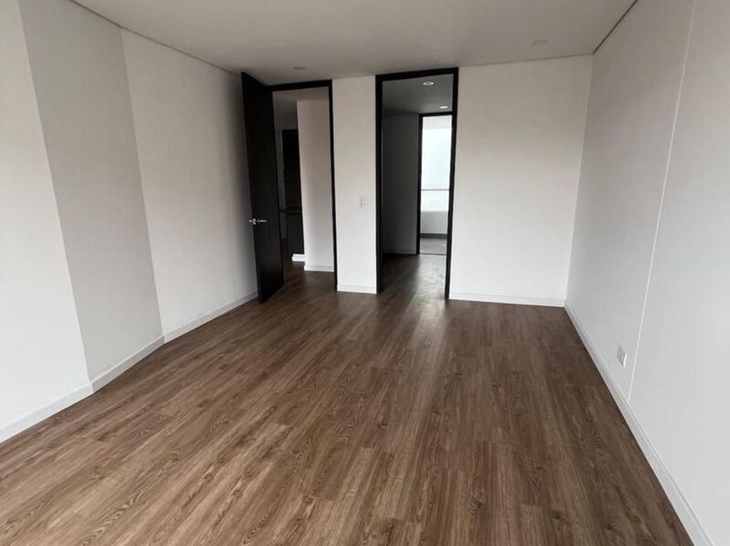 Apartamento de 2 alcobas en venta en Cedritos, Bogotá, 130 m² · foto 18 de 20