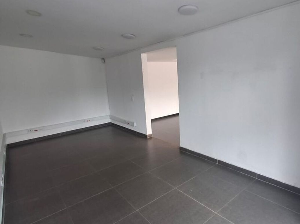 Casa de 10 alcobas en arriendo en Mónaco, Bogotá, 500 m² · foto 2 de 15