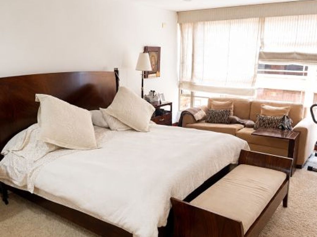 Apartamento de 3 alcobas en venta en Santa Barbara Central, Bogotá, 268 m² · foto 15 de 20