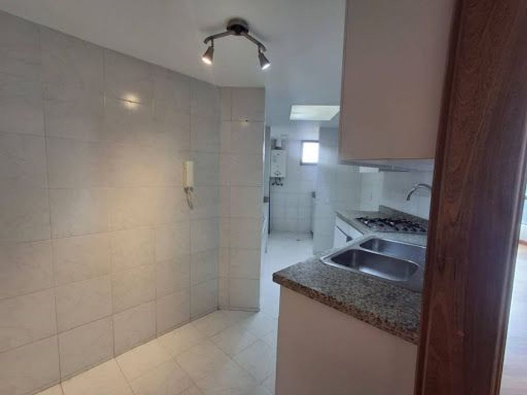 Apartamento de 1 alcoba en venta en Antiguo Country, Bogotá, 75 m² · foto 6 de 13