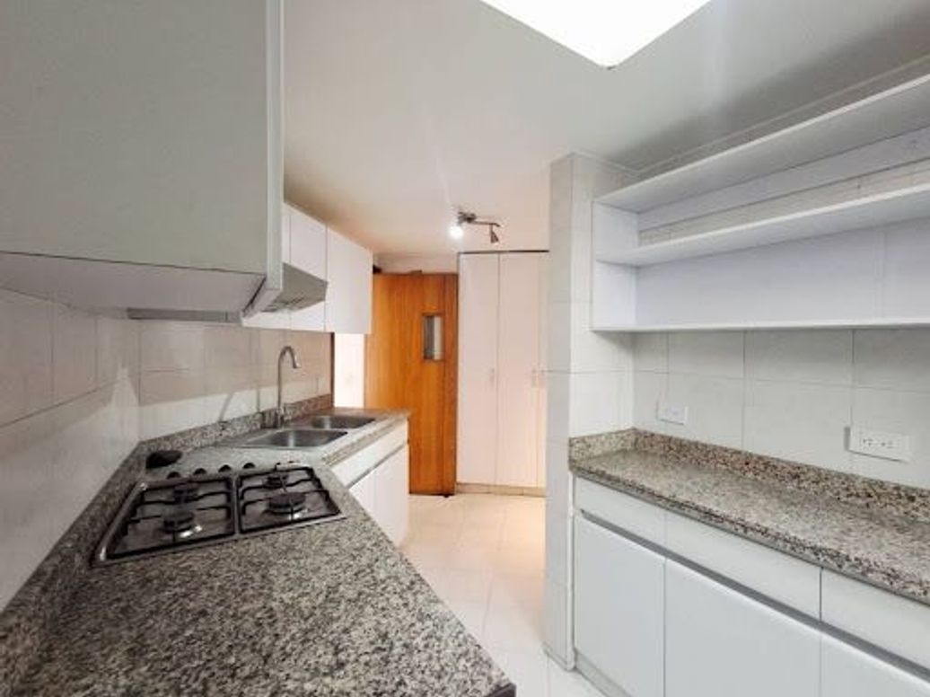 Apartamento de 1 alcoba en venta en Antiguo Country, Bogotá, 75 m² · foto 8 de 13