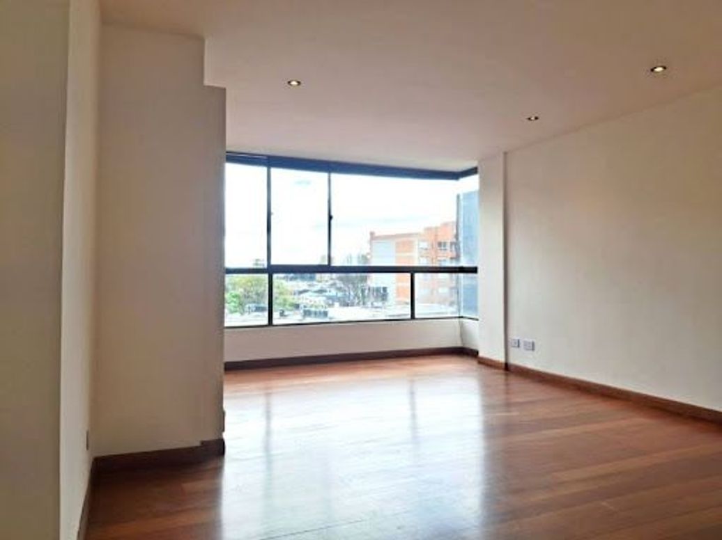 Apartamento de 1 alcoba en venta en Antiguo Country, Bogotá, 75 m² · foto 3 de 13