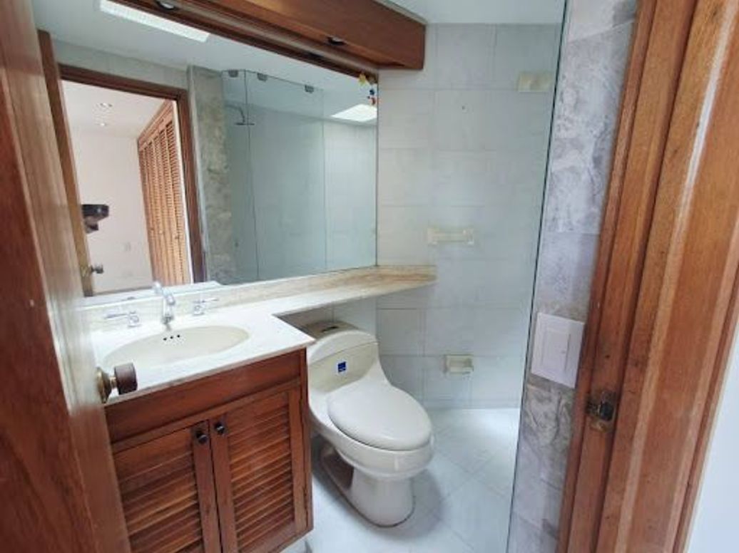 Apartamento de 1 alcoba en venta en Antiguo Country, Bogotá, 75 m² · foto 12 de 13