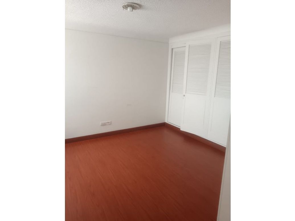 Apartamento de 3 alcobas en venta en Santa Barbara, Bogotá, 100 m² · foto 6 de 11