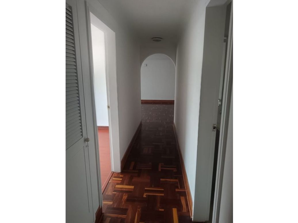 Apartamento de 3 alcobas en venta en Santa Barbara, Bogotá, 100 m² · foto 2 de 11
