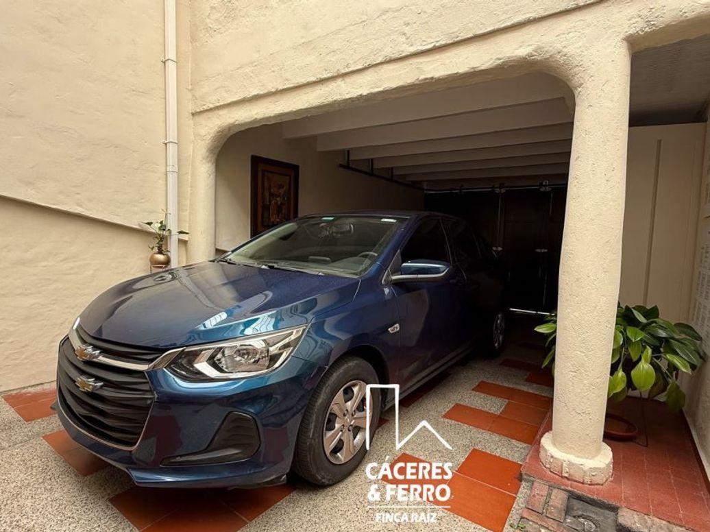 Casa de 5 alcobas en venta en Cedritos, Bogotá, 261 m² · foto 3 de 20