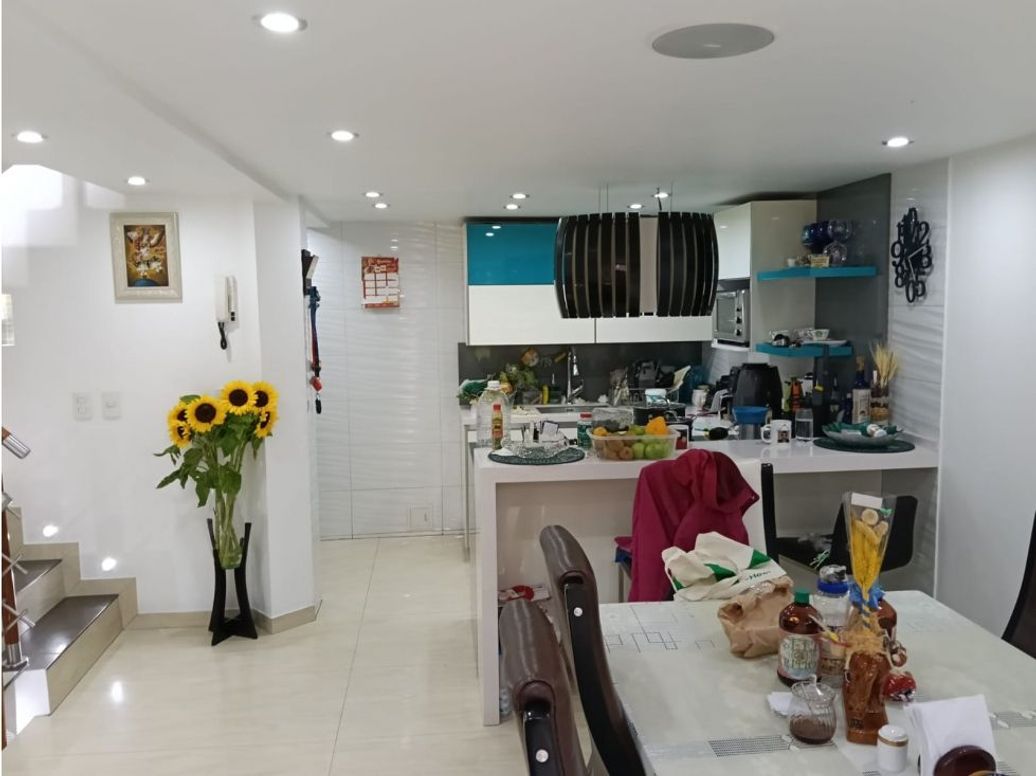 Casa de 3 alcobas en venta en Quinta Paredes, Bogotá, 124 m² · foto 2 de 19