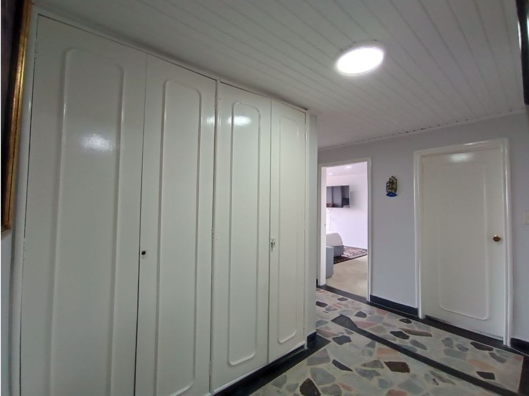 Apartamento de 3 alcobas en venta en El Refugio, Bogotá, 225 m² · foto 20 de 20