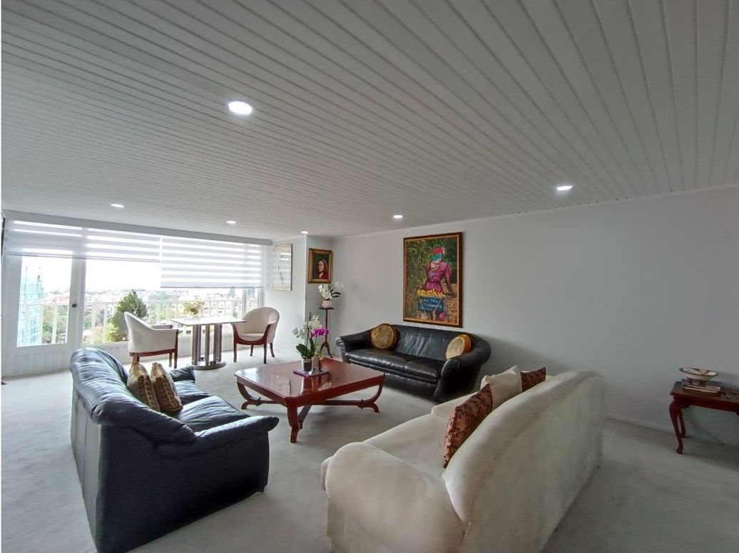 Apartamento de 3 alcobas en venta en El Refugio, Bogotá, 225 m² · foto 12 de 20