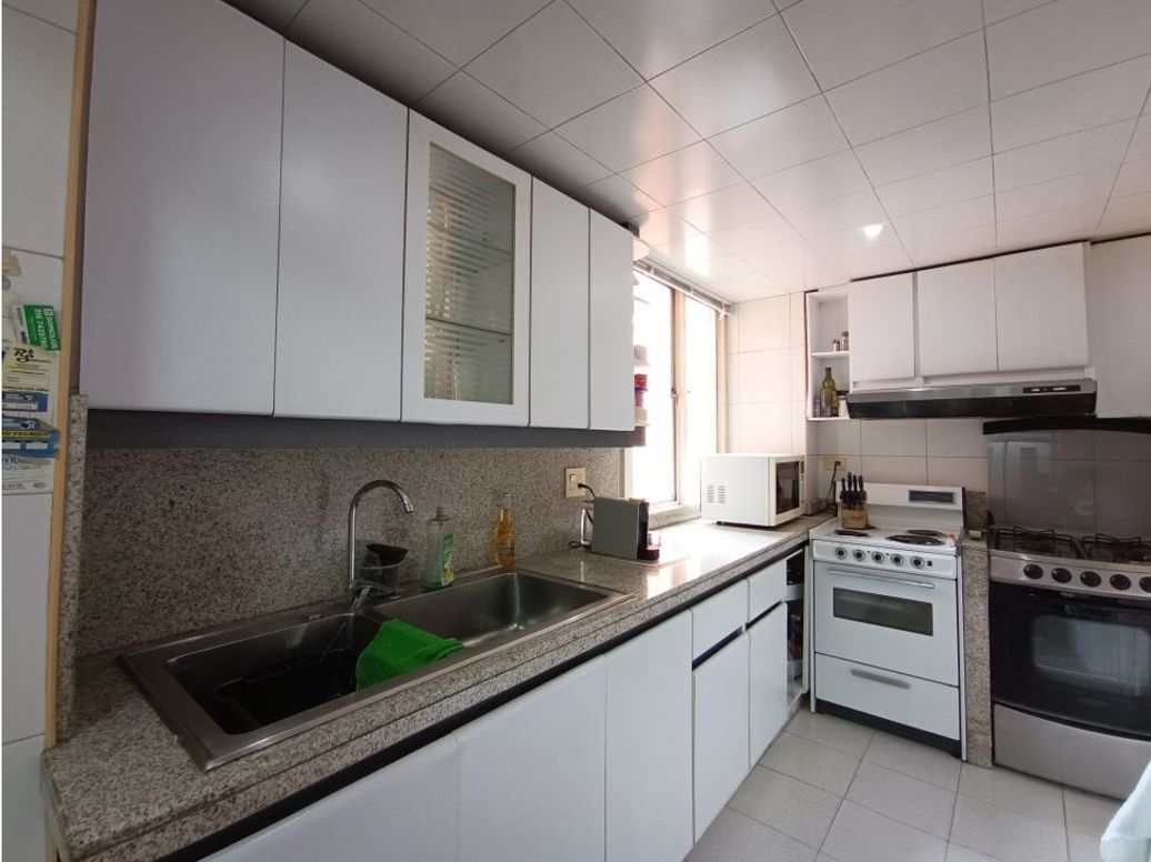 Apartamento de 3 alcobas en venta en El Refugio, Bogotá, 225 m² · foto 7 de 20