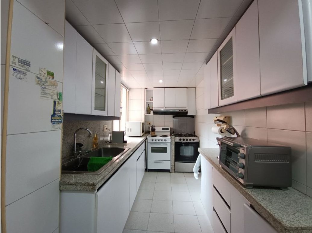 Apartamento de 3 alcobas en venta en El Refugio, Bogotá, 225 m² · foto 6 de 20