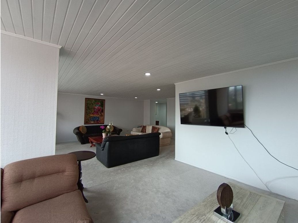 Apartamento de 3 alcobas en venta en El Refugio, Bogotá, 225 m² · foto 16 de 20