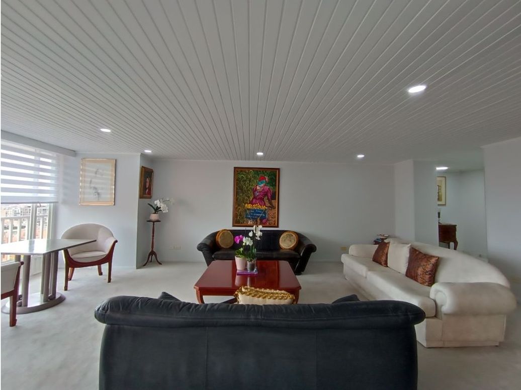Apartamento de 3 alcobas en venta en El Refugio, Bogotá, 225 m² · foto 15 de 20