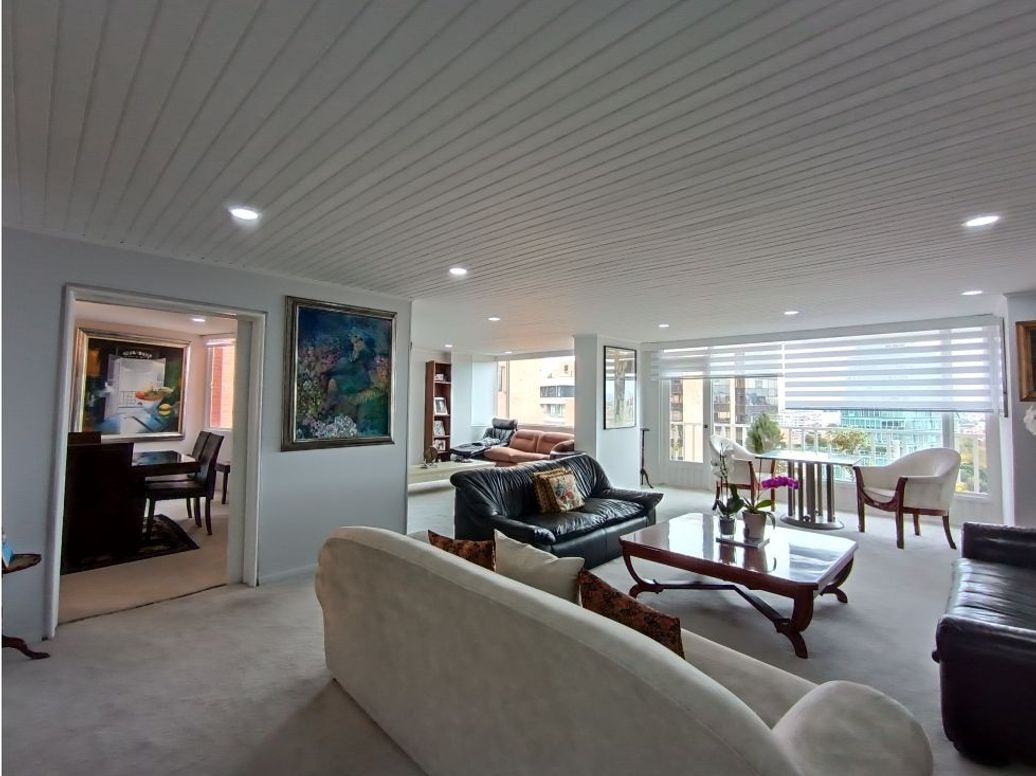 Apartamento de 3 alcobas en venta en El Refugio, Bogotá, 225 m² · foto 13 de 20