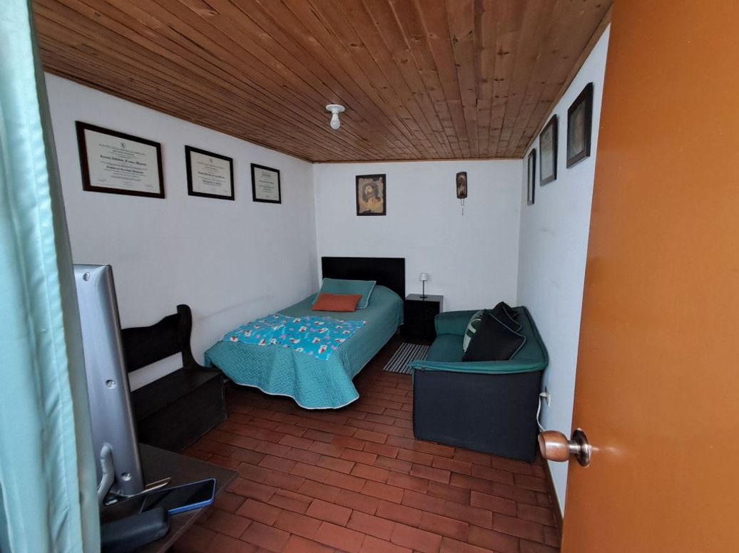 Casa de 8 alcobas en venta en San Jose De La Granja, Bogotá, 265 m² · foto 7 de 16