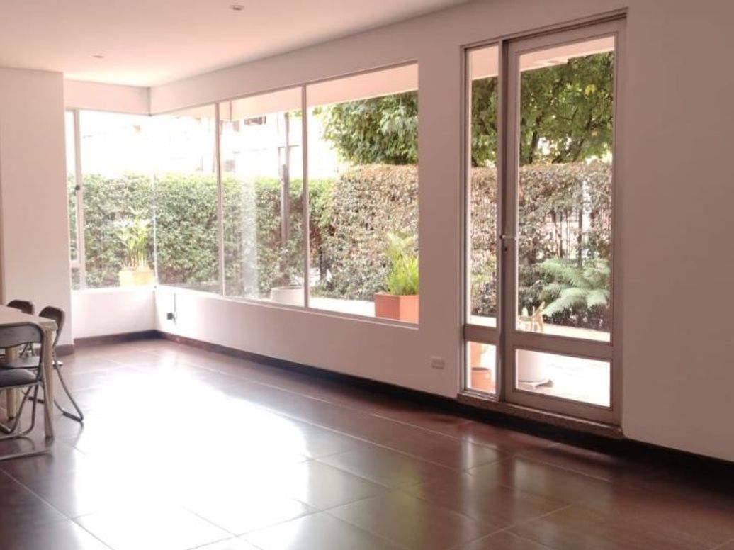Apartamento de 2 alcobas en venta en Chicó Navarra, Bogotá, 150 m² · foto 16 de 20