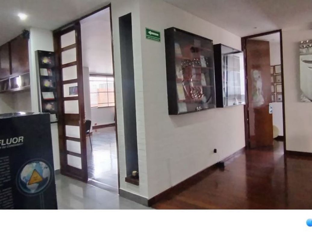 Apartamento de 2 alcobas en venta en Chicó Navarra, Bogotá, 150 m² · foto 3 de 20