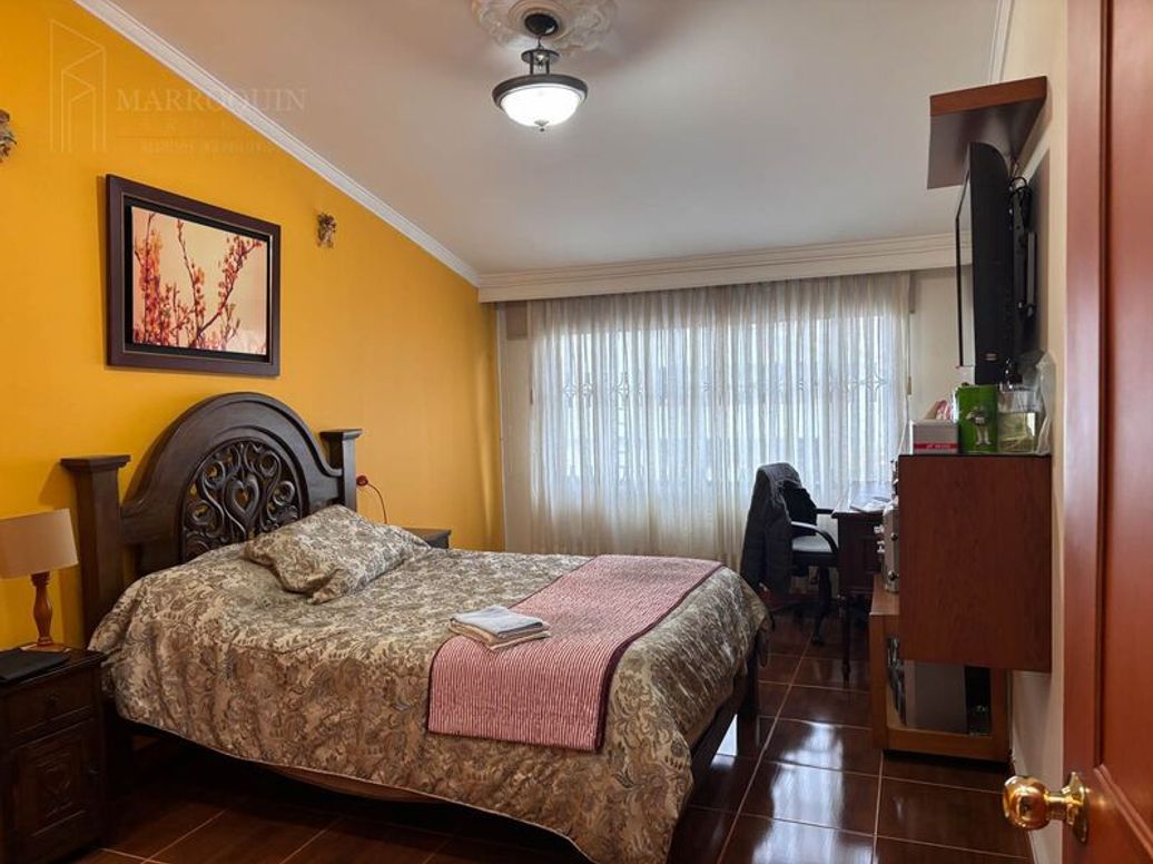 Casa de 5 alcobas en venta en El Salitre, Bogotá, 415 m² · foto 13 de 20