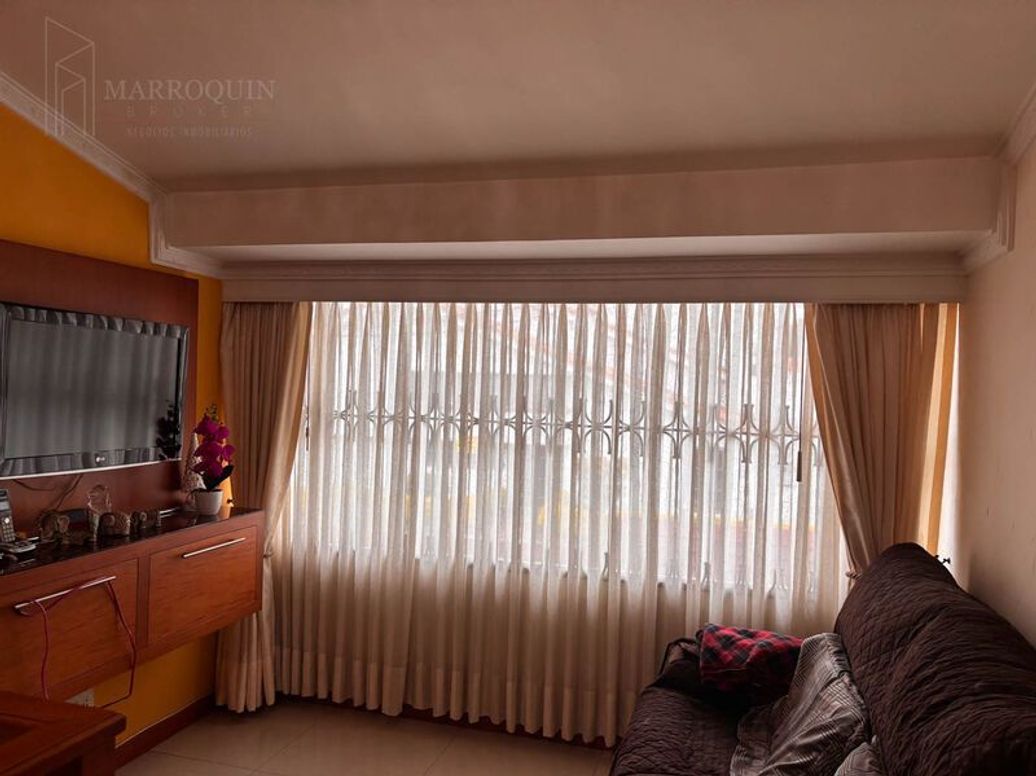 Casa de 5 alcobas en venta en El Salitre, Bogotá, 415 m² · foto 15 de 20