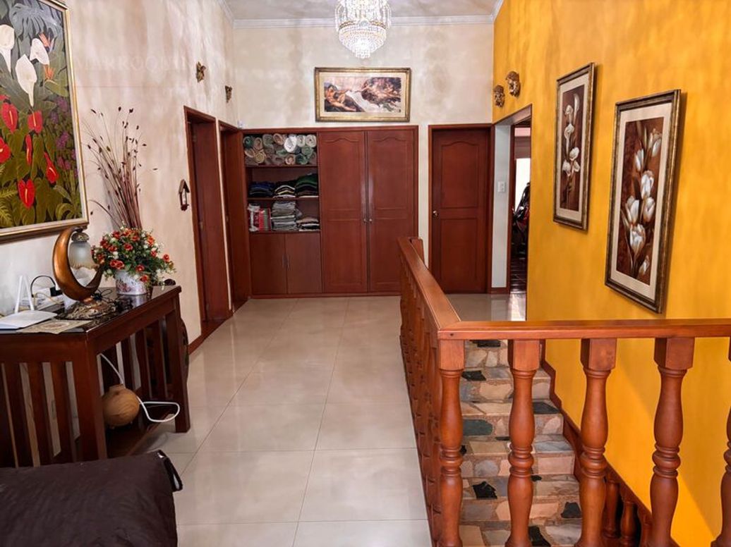 Casa de 5 alcobas en venta en El Salitre, Bogotá, 415 m² · foto 16 de 20