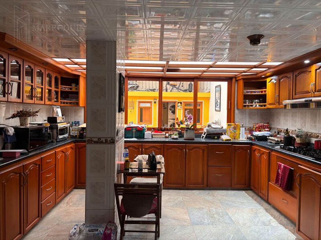 Casa de 5 alcobas en venta en El Salitre, Bogotá, 415 m² · foto 3 de 20