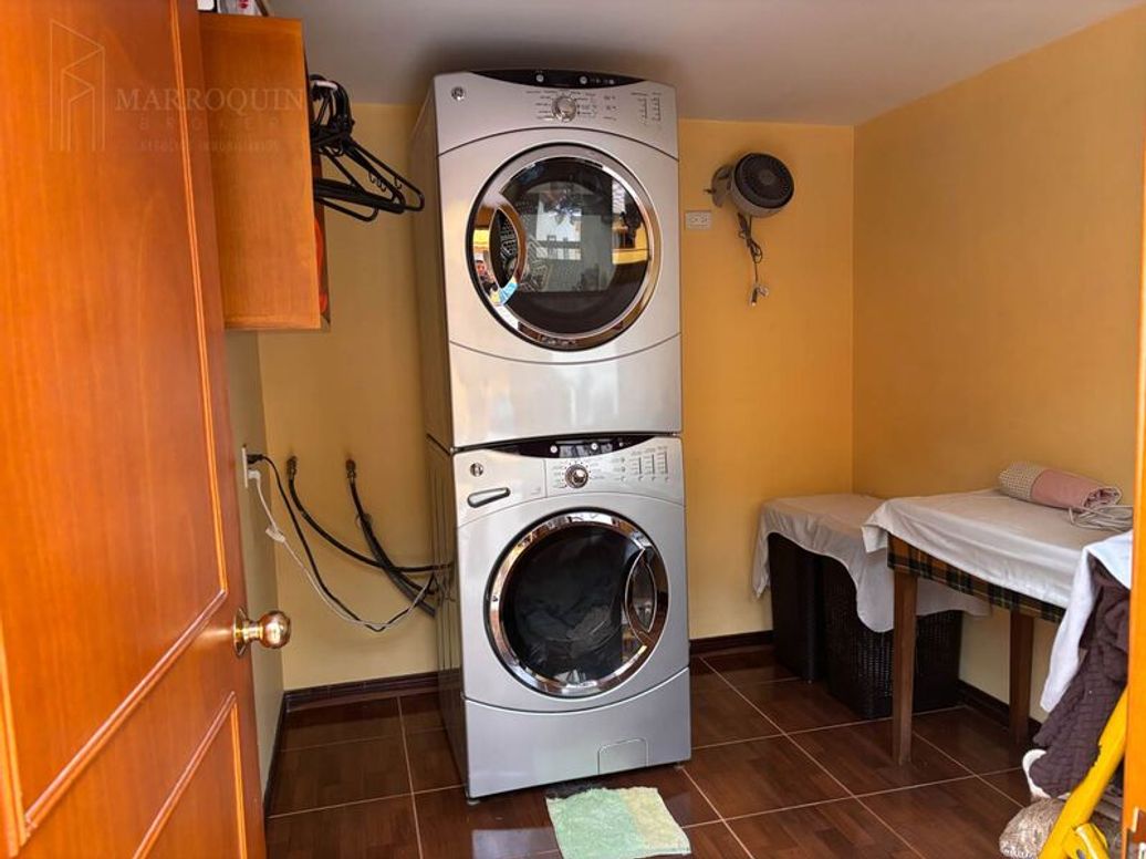 Casa de 5 alcobas en venta en El Salitre, Bogotá, 415 m² · foto 19 de 20
