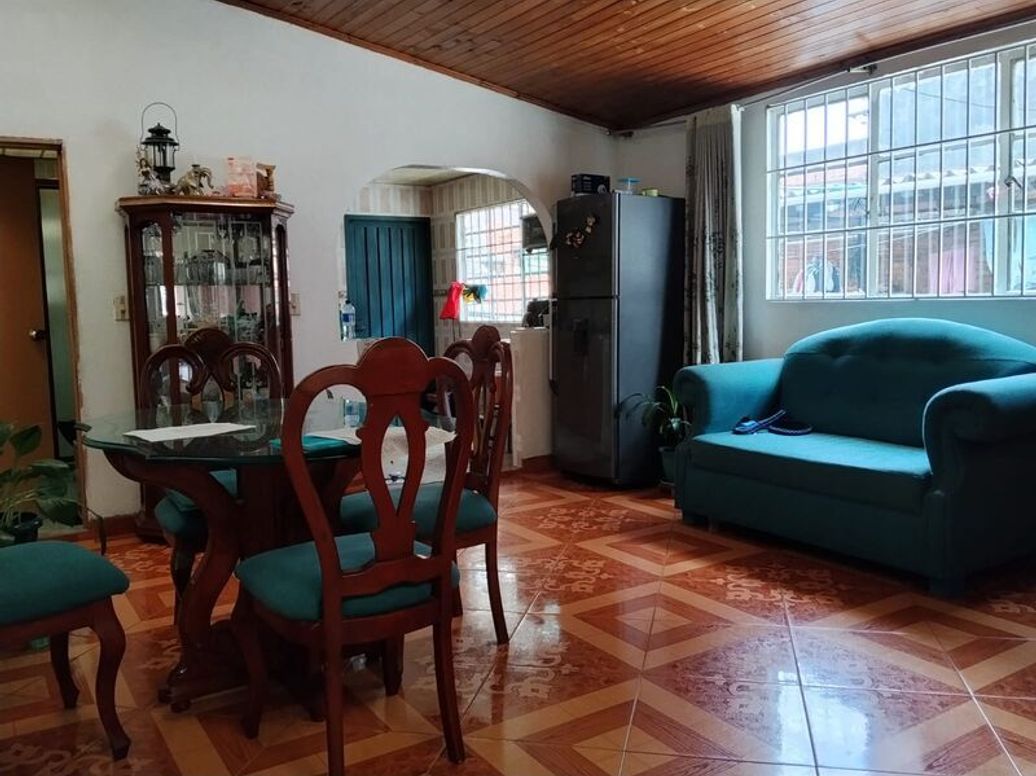 Casa de 5 alcobas en venta en Las Galias, Bogotá, 250 m² · foto 2 de 7