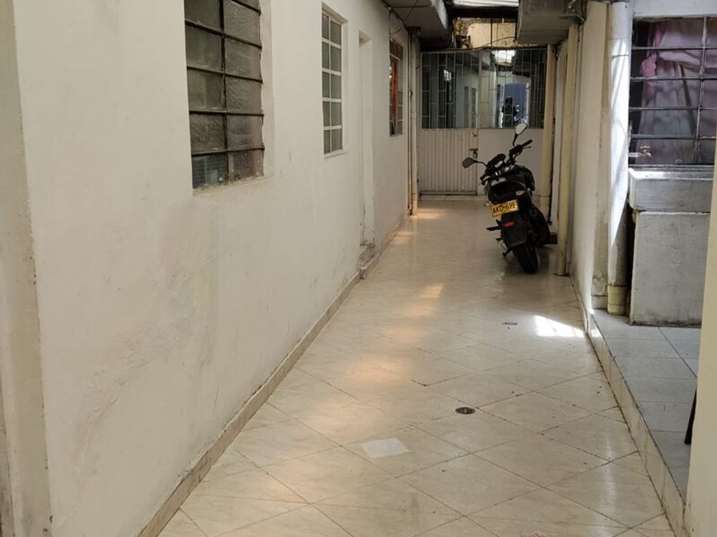 Casa de 5 alcobas en venta en Las Galias, Bogotá, 250 m² · foto 5 de 7