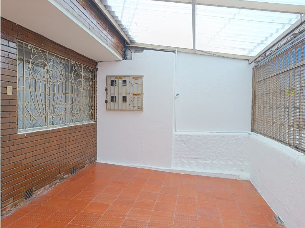 Casa de 9 alcobas en venta en Remanso Sur, Bogotá, 331 m² · foto 3 de 20
