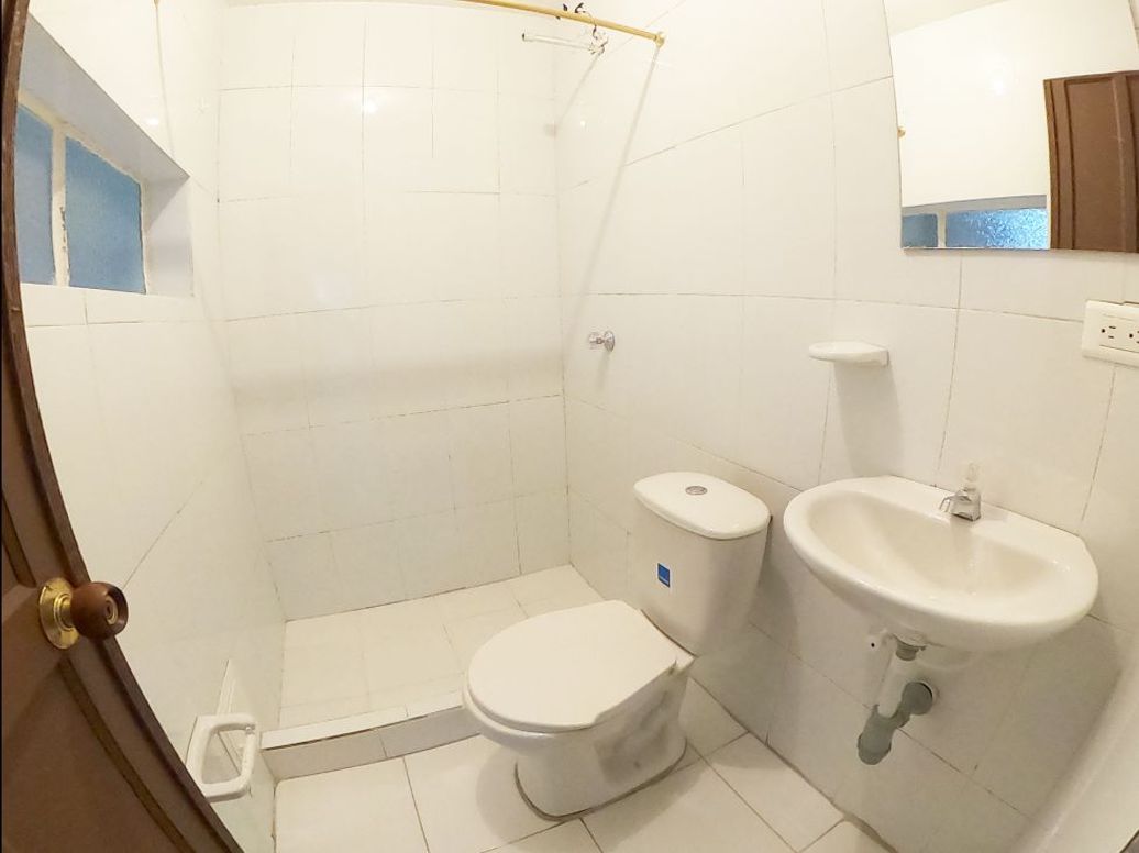Casa de 9 alcobas en venta en Remanso Sur, Bogotá, 331 m² · foto 11 de 20