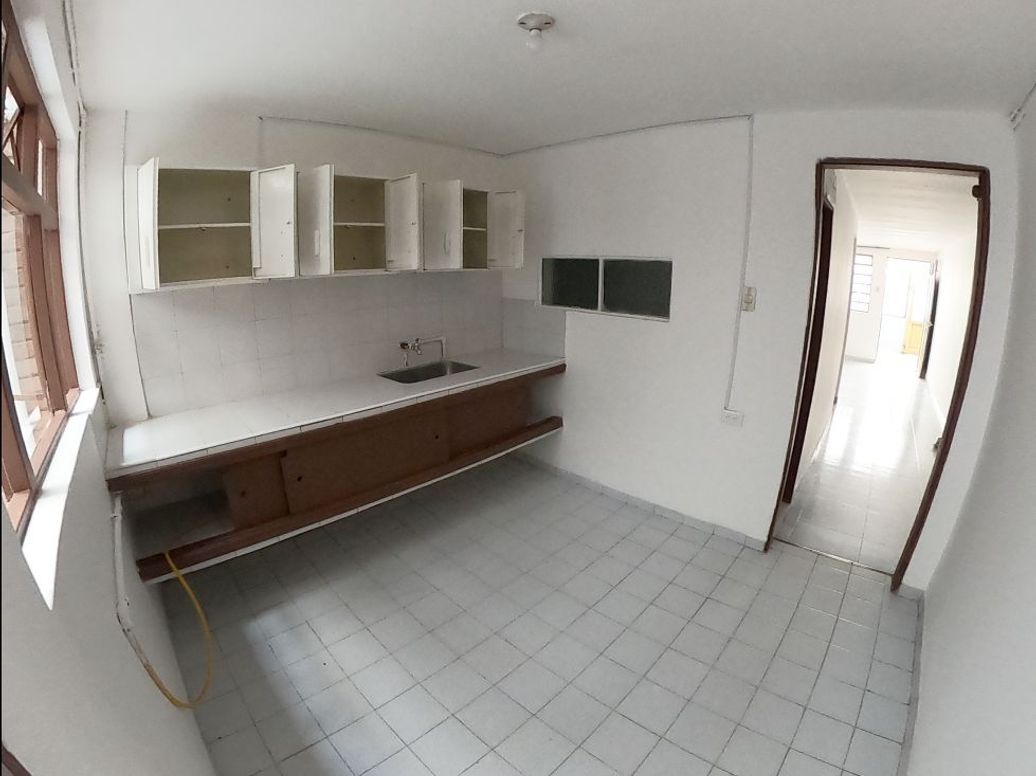 Casa de 9 alcobas en venta en Remanso Sur, Bogotá, 331 m² · foto 14 de 20
