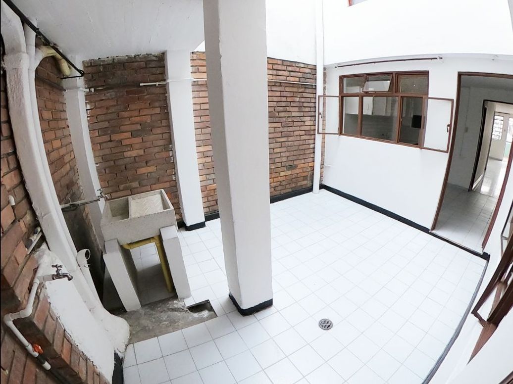 Casa de 9 alcobas en venta en Remanso Sur, Bogotá, 331 m² · foto 17 de 20