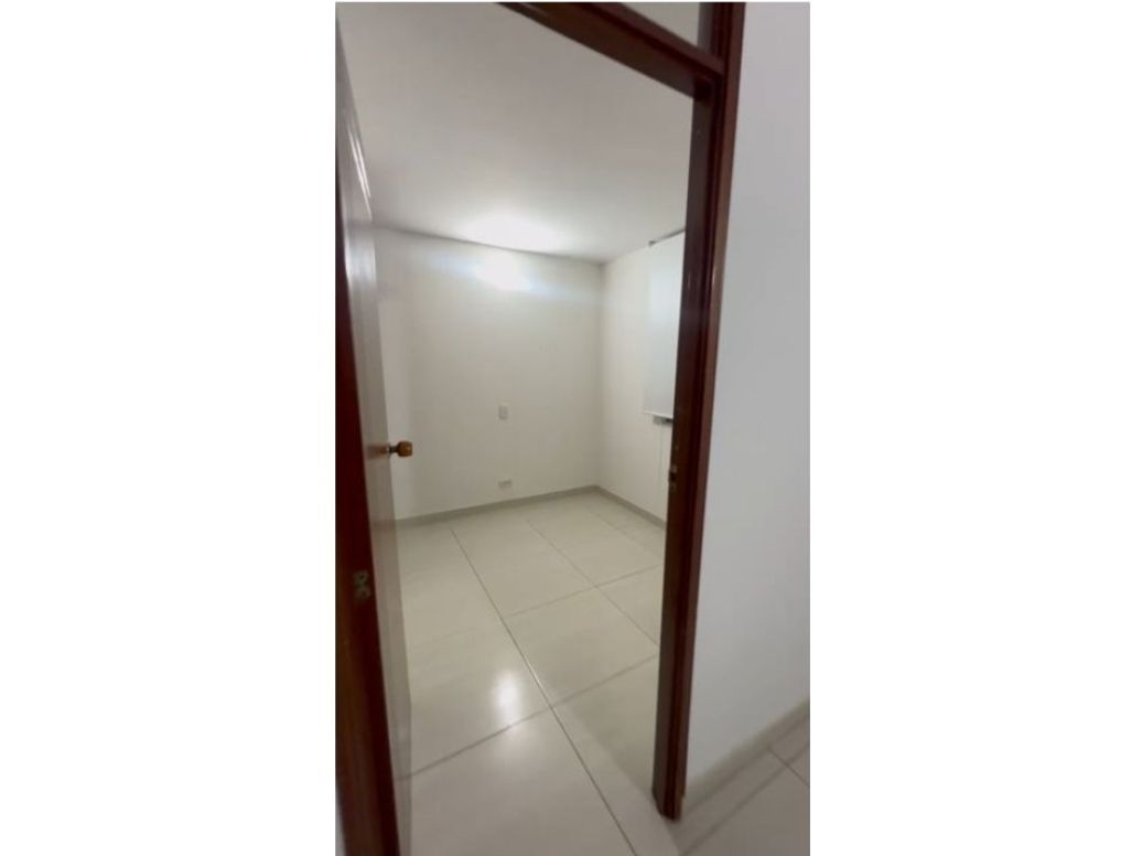 Apartamento de 3 alcobas en venta en Castilla, Bogotá, 47 m² · foto 3 de 13