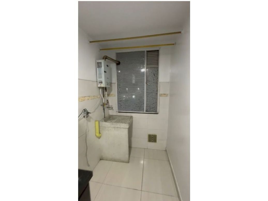 Apartamento de 3 alcobas en venta en Castilla, Bogotá, 47 m² · foto 10 de 13